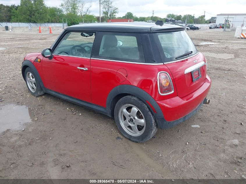 2009 Mini Cooper VIN: WMWMF33529TW71302 Lot: 39365470