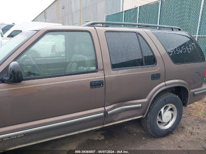 1998 Chevrolet Blazer Lt VIN: 1GNDT13WXW2285213 Lot: 39365807