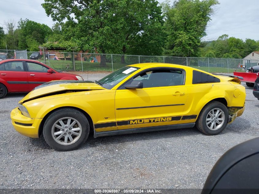 2005 Ford Mustang V6 Deluxe/V6 Premium VIN: 1ZVFT80N355201958 Lot: 39365987