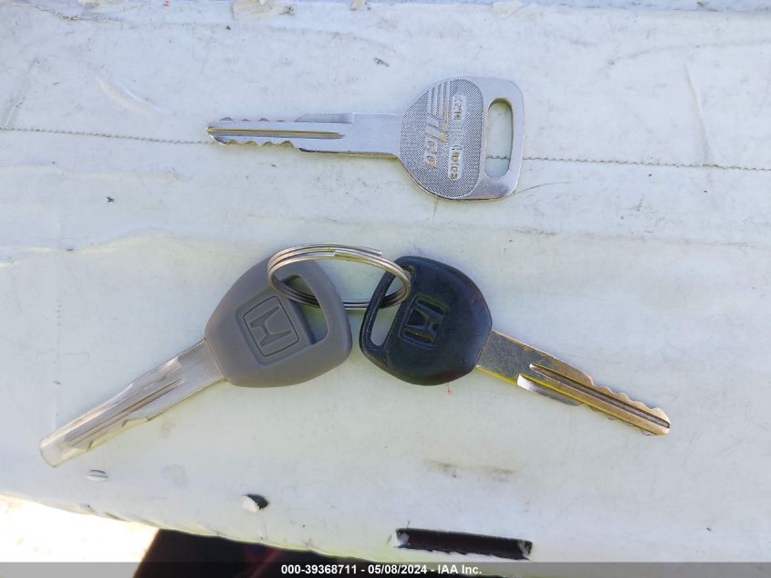 1996 Honda Accord Ex/Ex-R VIN: 1HGCE667XTA010587 Lot: 39368711