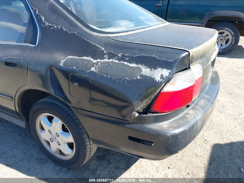 1996 Honda Accord Ex/Ex-R VIN: 1HGCE667XTA010587 Lot: 39368711