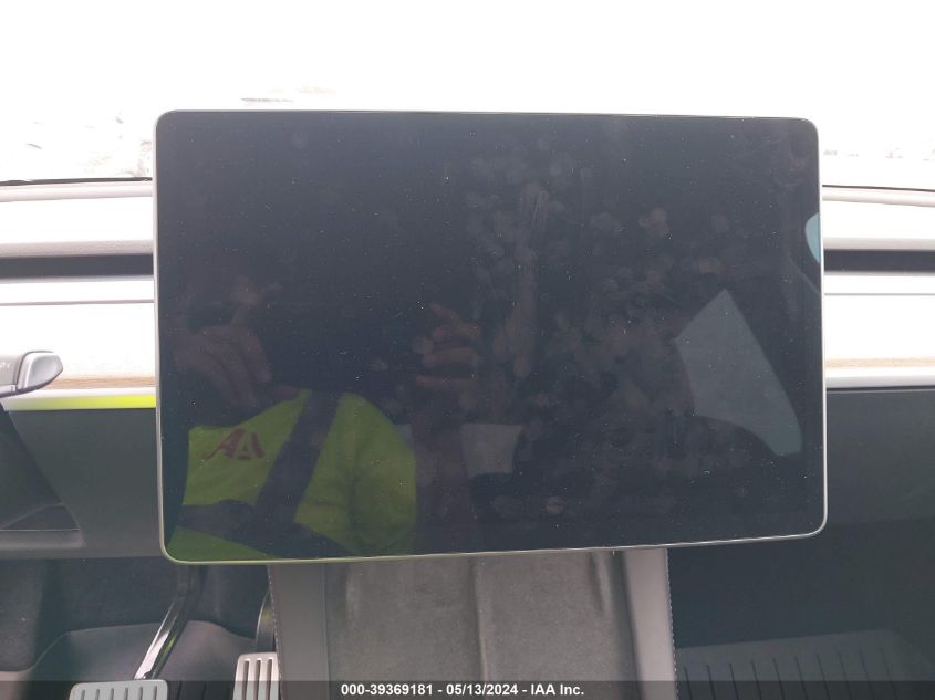 2022 Tesla Model Y Performance Dual Motor All-Wheel Drive VIN: 7SAYGDEF6NF545974 Lot: 39369181