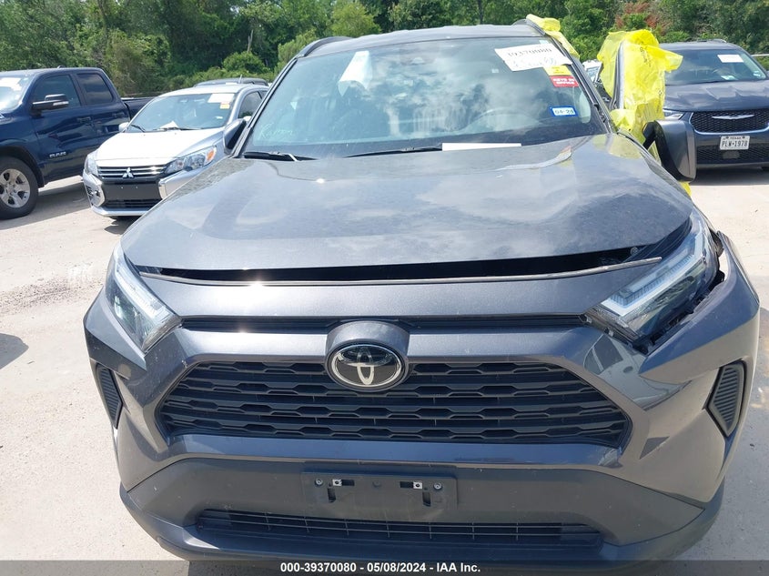 VIN 2T3P1RFV9NW261455 2022 TOYOTA RAV4 XLE