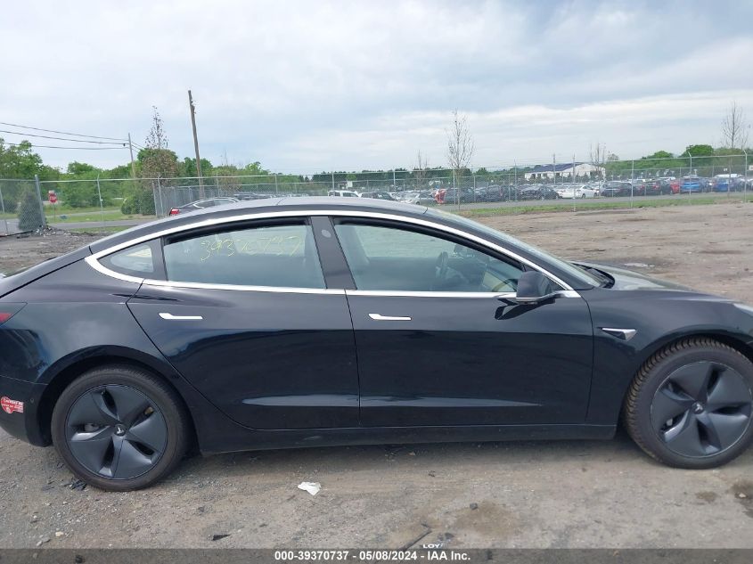 2018 Tesla Model 3 VIN: 5YJ3E1EAXJF033032 Lot: 39370737