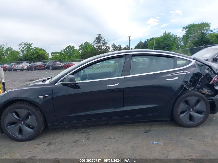 2018 Tesla Model 3 VIN: 5YJ3E1EAXJF033032 Lot: 39370737