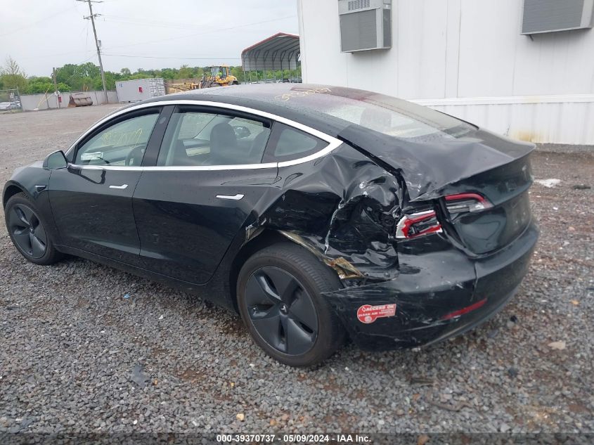 2018 Tesla Model 3 VIN: 5YJ3E1EAXJF033032 Lot: 39370737