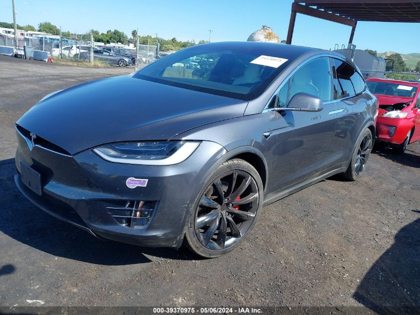 2018 Tesla Model X 100D/75D/P100D VIN: 5YJXCBE47JF133368 Lot: 39370975