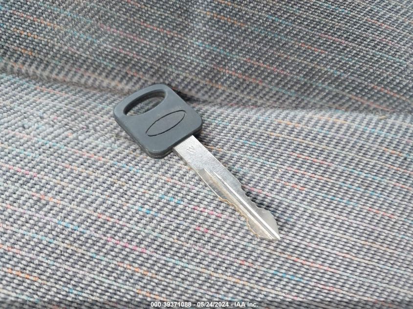 1995 Ford F250 VIN: 1FTHX26F9SEA82872 Lot: 39371088