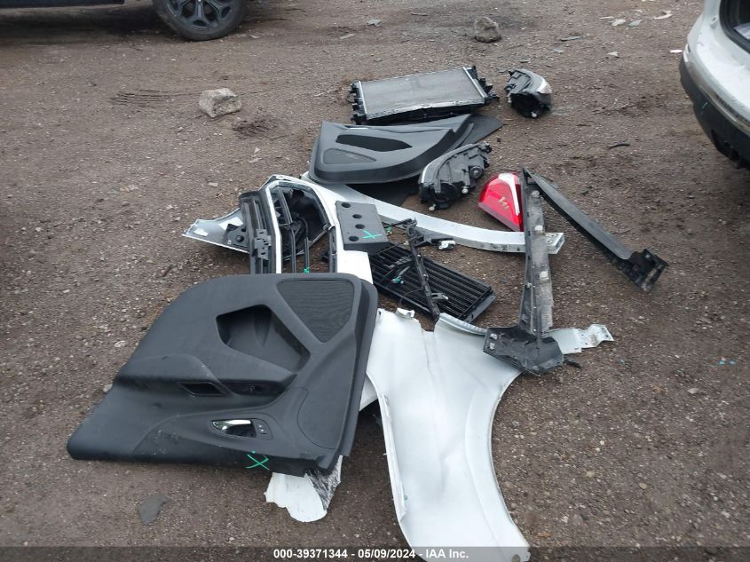 2020 Chevrolet Equinox Fwd Lt 2.0L Turbo VIN: 2GNAXLEX0L6127132 Lot: 39371344