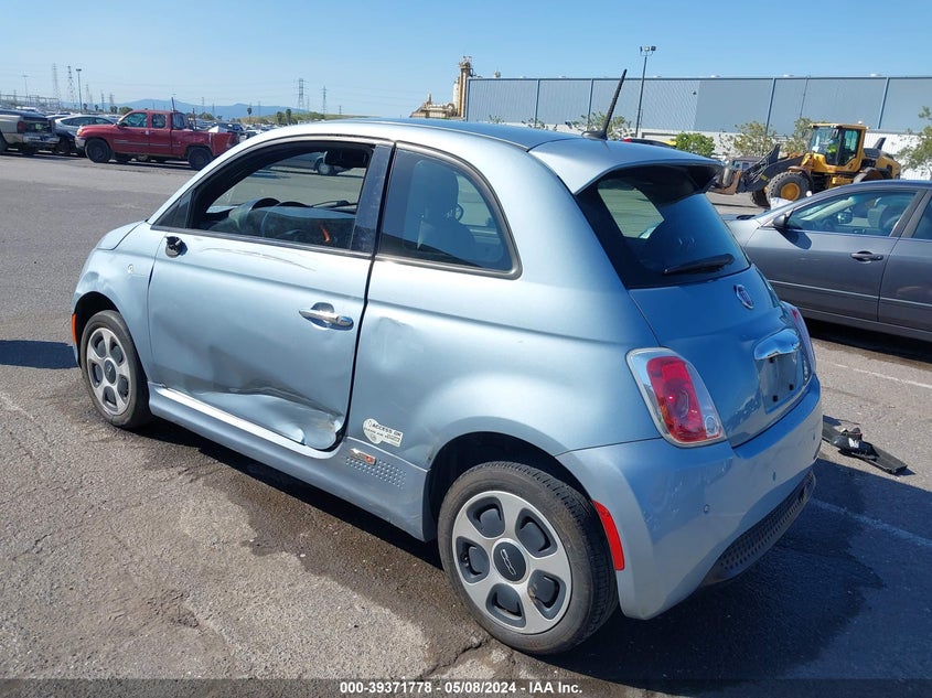 2015 Fiat 500E Battery Electric VIN: 3C3CFFGE1FT590094 Lot: 39371778