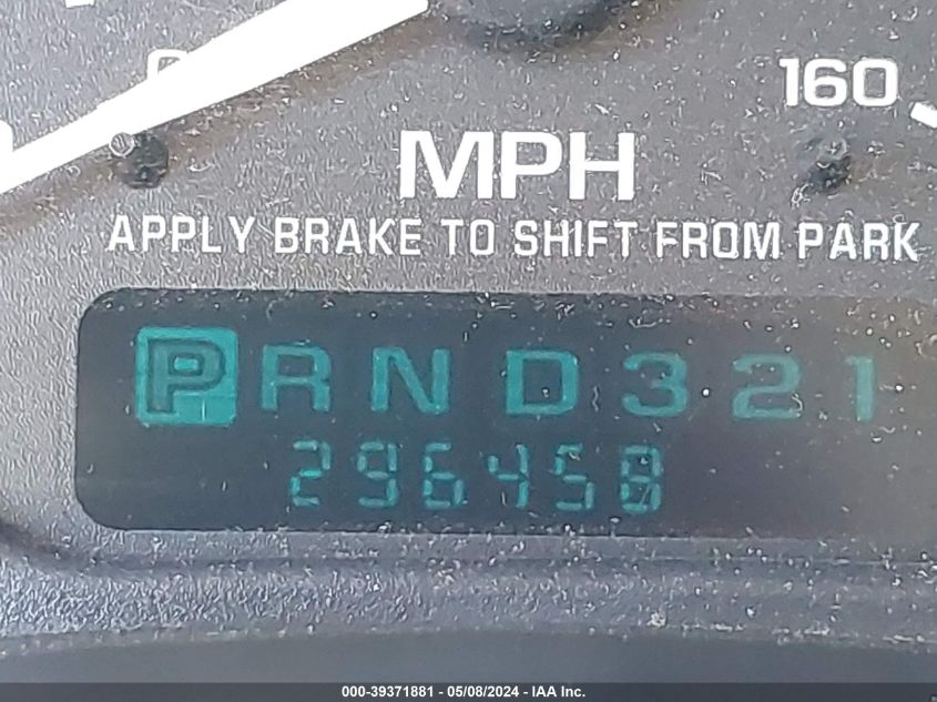 2002 Chevrolet Tahoe Ls VIN: 1GNEC13V52R211095 Lot: 39371881