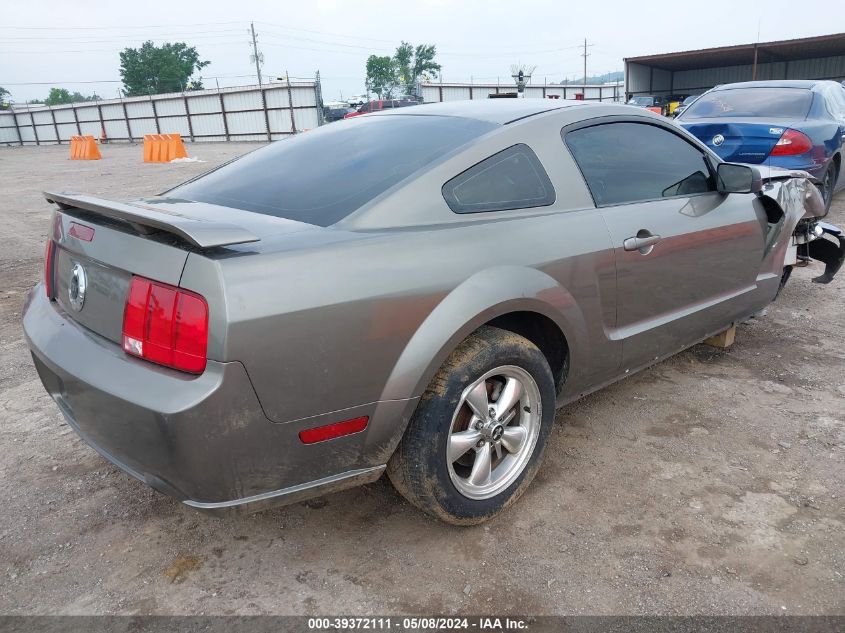 2005 Ford Mustang Gt Deluxe/Gt Premium VIN: 1ZVHT82H255169357 Lot: 39372111