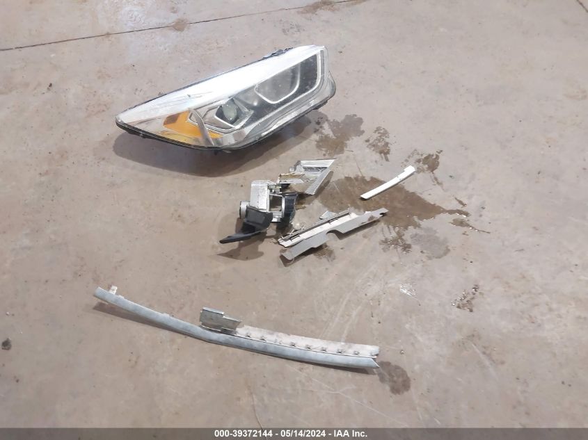 2017 Ford Escape Se VIN: 1FMCU9G95HUC26125 Lot: 39372144