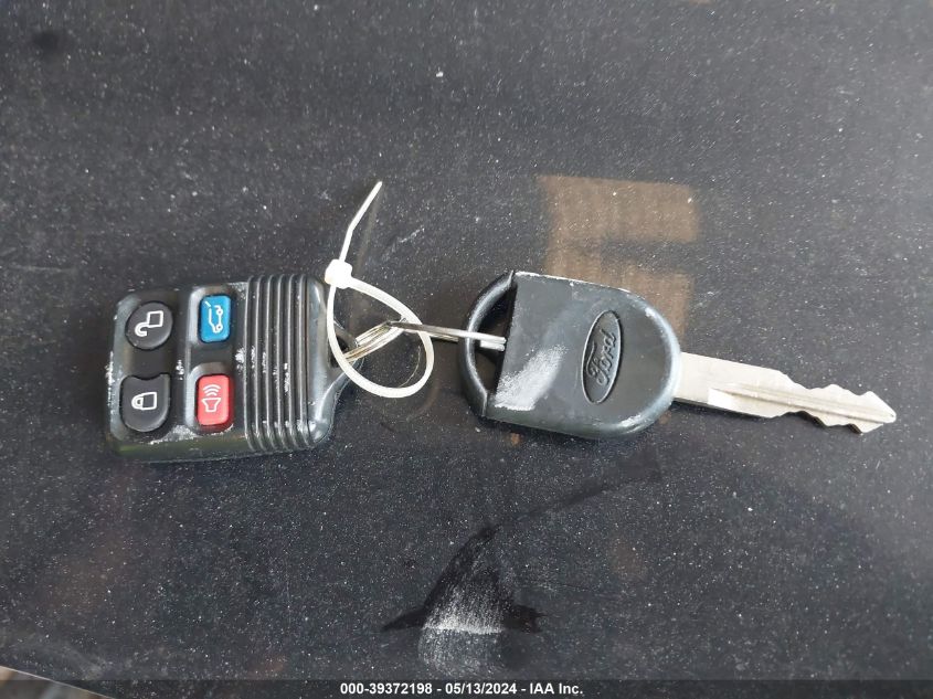 2005 Ford Expedition Xlt VIN: 1FMPU15565LA26682 Lot: 39372198