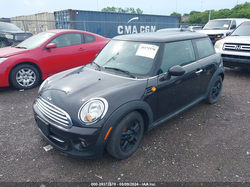 2013 Mini Hardtop Cooper VIN: WMWSU3C55DT686172 Lot: 39372570