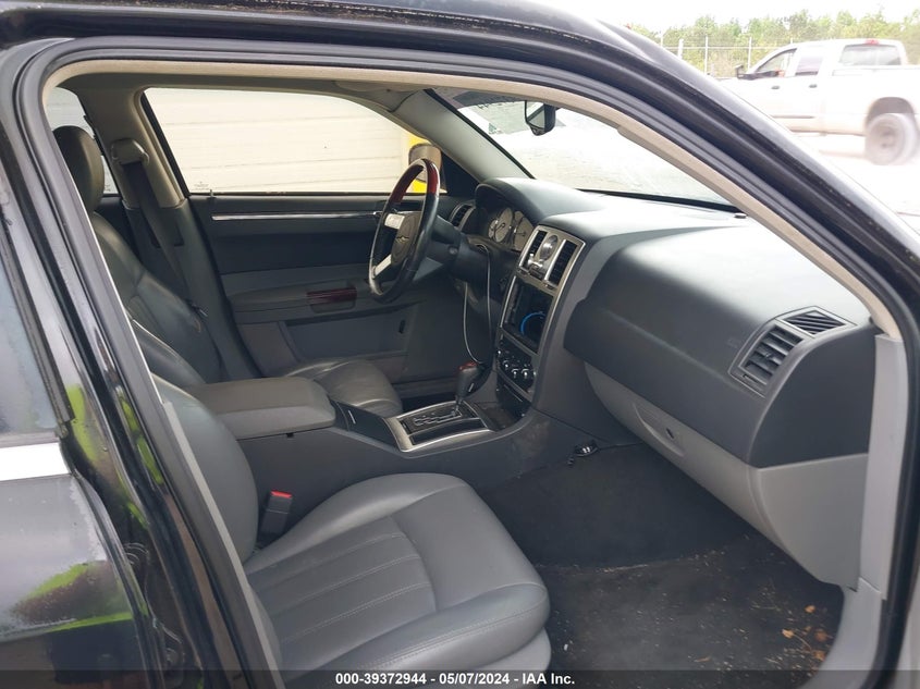 2005 Chrysler 300C VIN: 2C3AA63H45H149203 Lot: 39372944