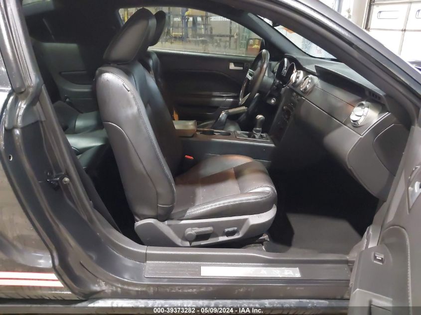 2007 Ford Mustang V6 Deluxe/V6 Premium VIN: 1ZVHT80N475254129 Lot: 39373282