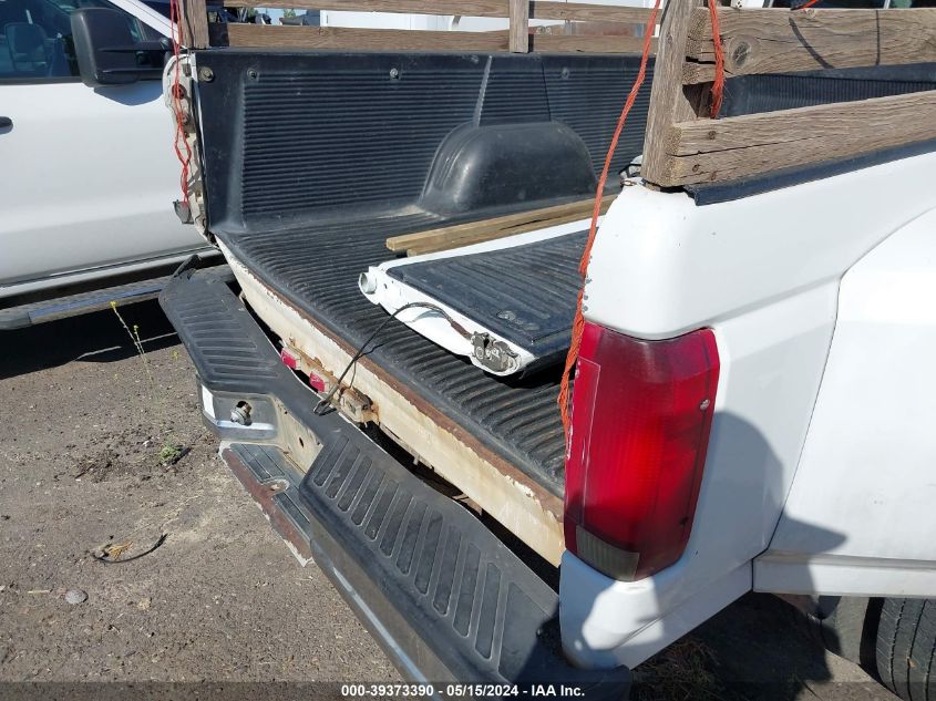 1992 Ford F350 VIN: 2FTJW35M4NCA08117 Lot: 39373390