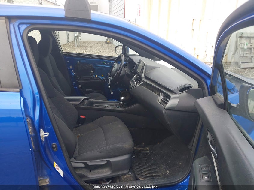 2018 Toyota C-Hr Xle Premium VIN: NMTKHMBX2JR008892 Lot: 39373495