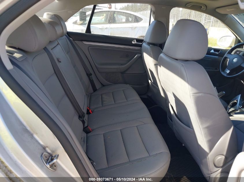 2008 Volkswagen Jetta Se/Sel VIN: 3VWRM71KX8M091708 Lot: 39373671