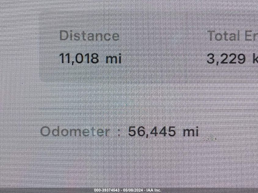 2018 Tesla Model 3 Long Range/Performance VIN: 5YJ3E1EB4JF184733 Lot: 39374543