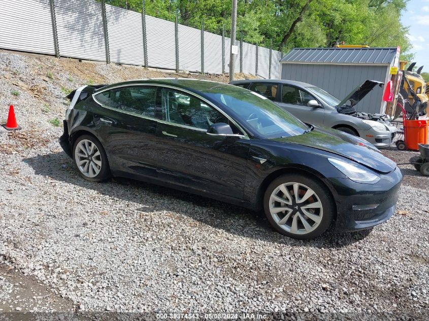 2018 Tesla Model 3 Long Range/Performance VIN: 5YJ3E1EB4JF184733 Lot: 39374543