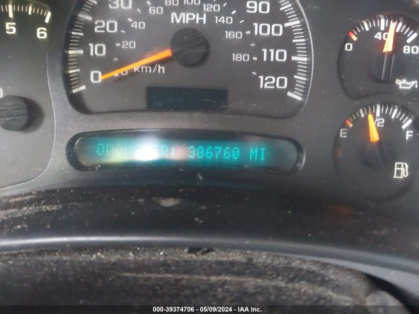 2004 Chevrolet Tahoe Ls VIN: 1GNEC13V64J240851 Lot: 39374706