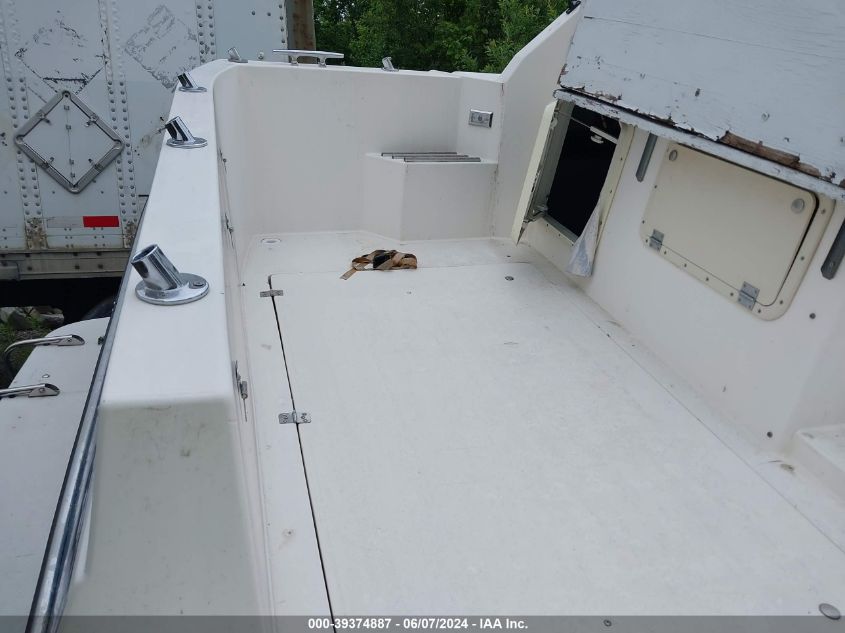 1986 Bayliner Other VIN: BLBA89CDI586 Lot: 39374887