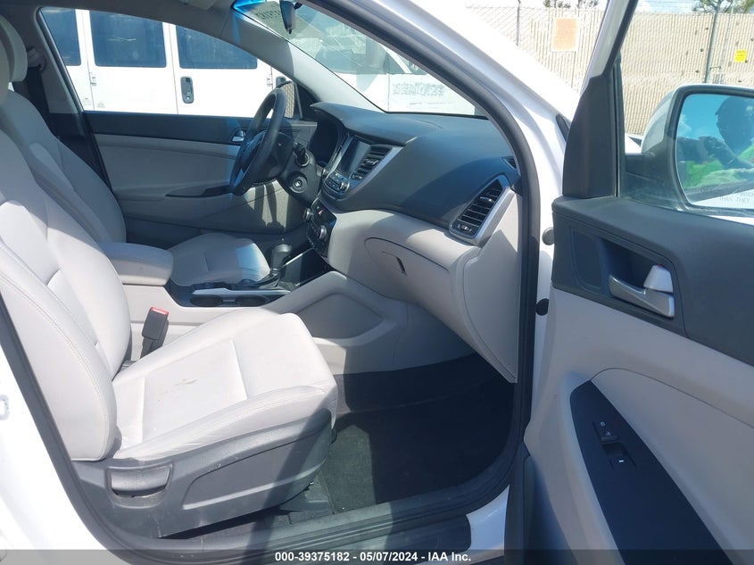 VIN KM8J3CA44JU709373 2018 HYUNDAI TUCSON SEL