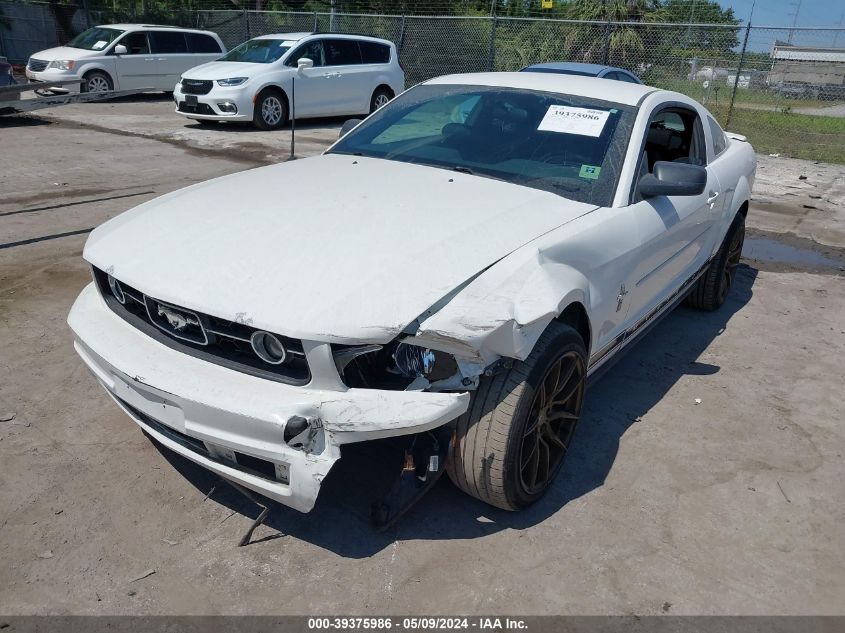 2007 Ford Mustang V6 Deluxe/V6 Premium VIN: 1ZVFT80N775279288 Lot: 39375986
