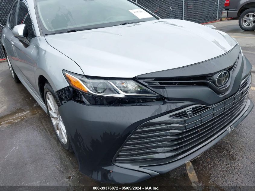 2018 Toyota Camry Le VIN: 4T1B11HK5JU640101 Lot: 39376072