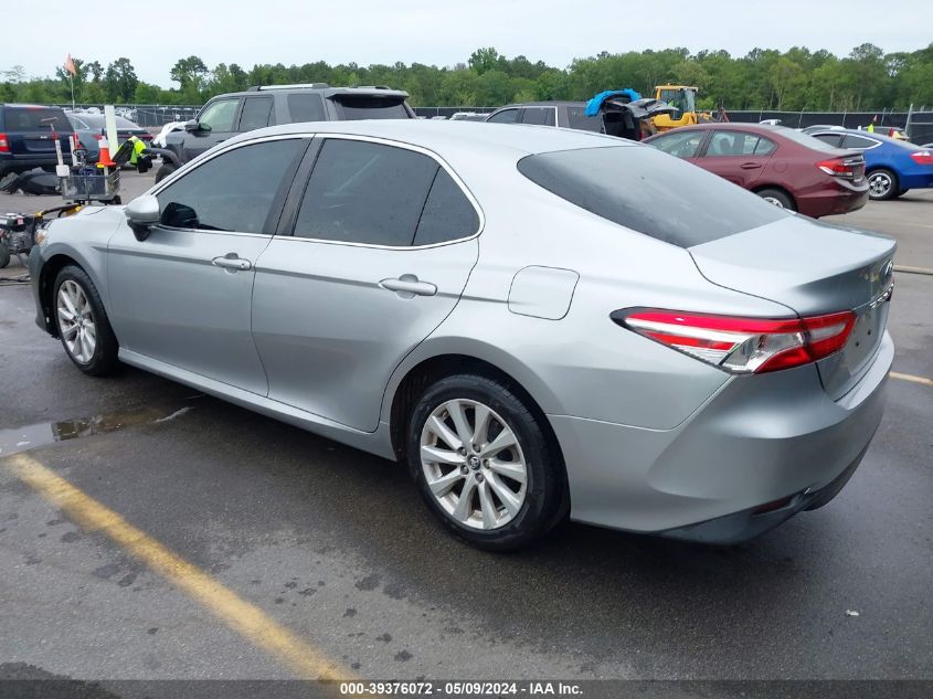 2018 Toyota Camry Le VIN: 4T1B11HK5JU640101 Lot: 39376072