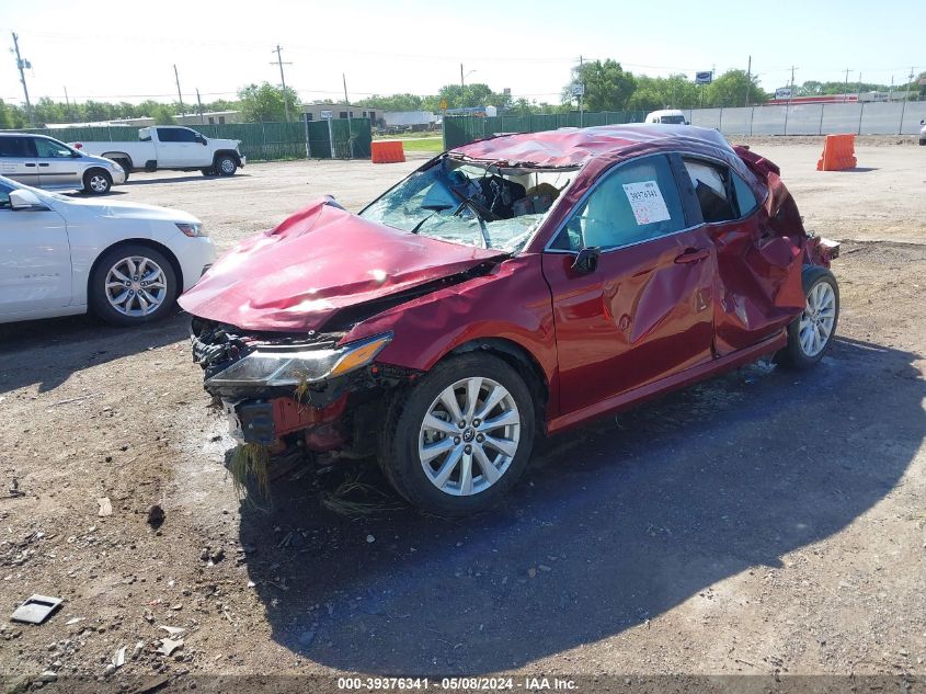 2018 Toyota Camry Le VIN: 4T1B11HK2JU668132 Lot: 39376341