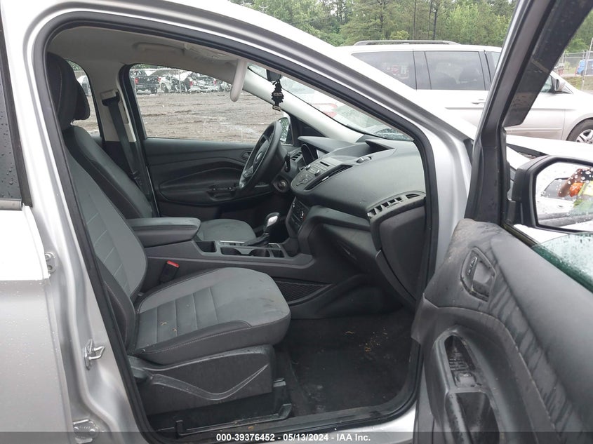 VIN 1FMCU0F76HUE64531 2017 FORD ESCAPE S