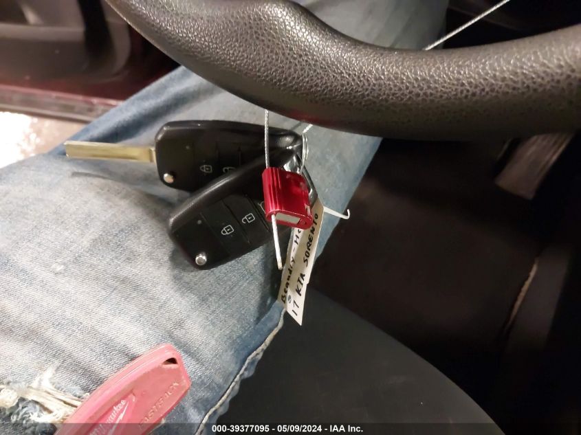 2017 Kia Sorento 3.3L Lx VIN: 5XYPGDA50HG326740 Lot: 39377095