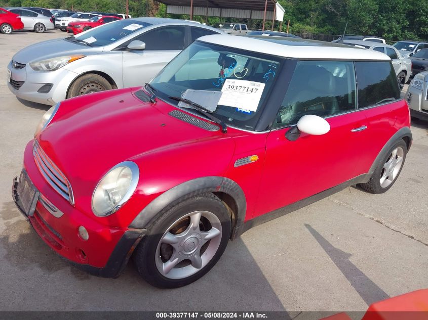 2005 Mini Cooper VIN: WMWRC33525TJ70063 Lot: 39377147