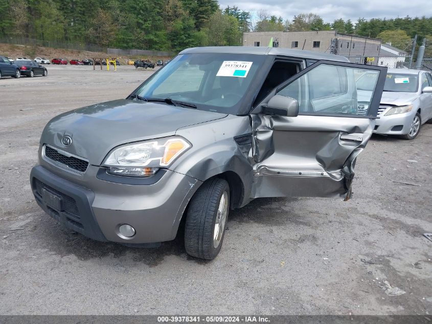 2010 Kia Soul + VIN: KNDJT2A28A7135906 Lot: 39378341