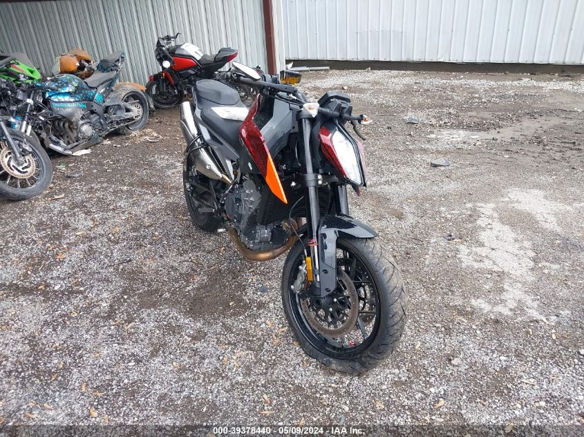 2023 Ktm 790 Duke VIN: LCETU7402PH700229 Lot: 39378440