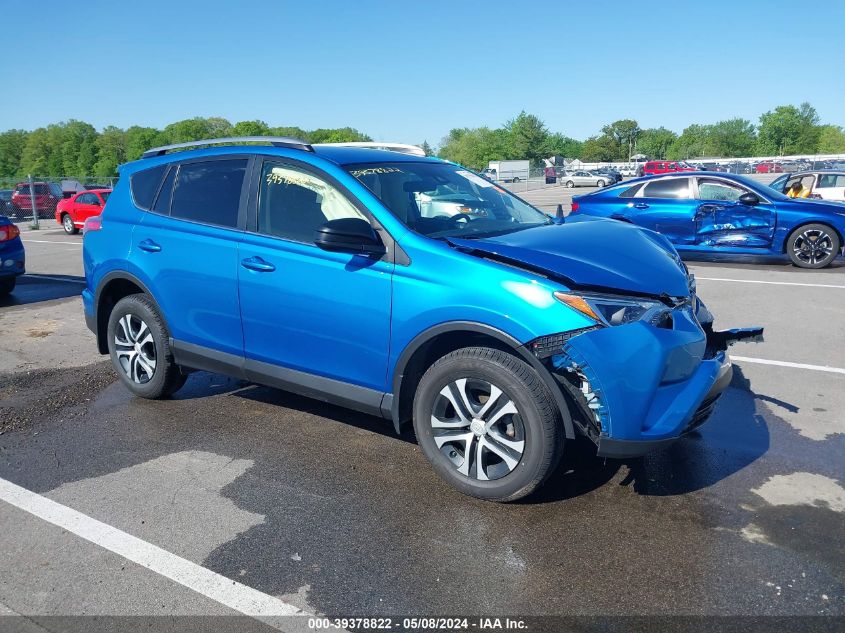 JTMBFREV1JD257162 2018 Toyota Rav4 Le