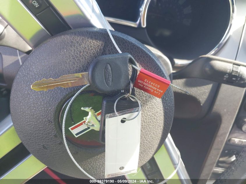 2005 Ford Mustang VIN: 1ZVFT84NX55221330 Lot: 39379190