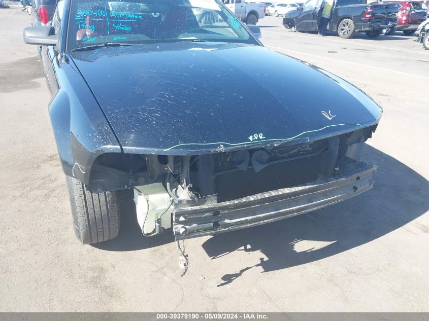 2005 Ford Mustang VIN: 1ZVFT84NX55221330 Lot: 39379190