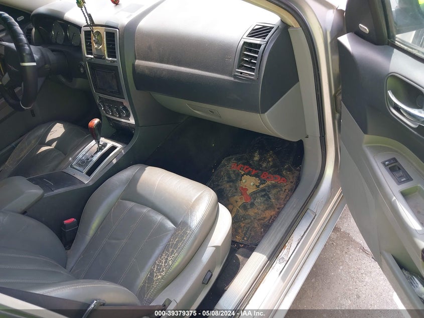 2005 Chrysler 300C VIN: 2C3JA63H15H521189 Lot: 39379375