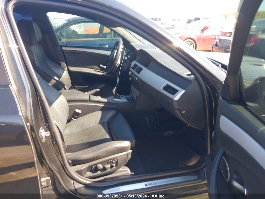 2009 BMW M5 VIN: WBSNB93509CX10886 Lot: 39379931