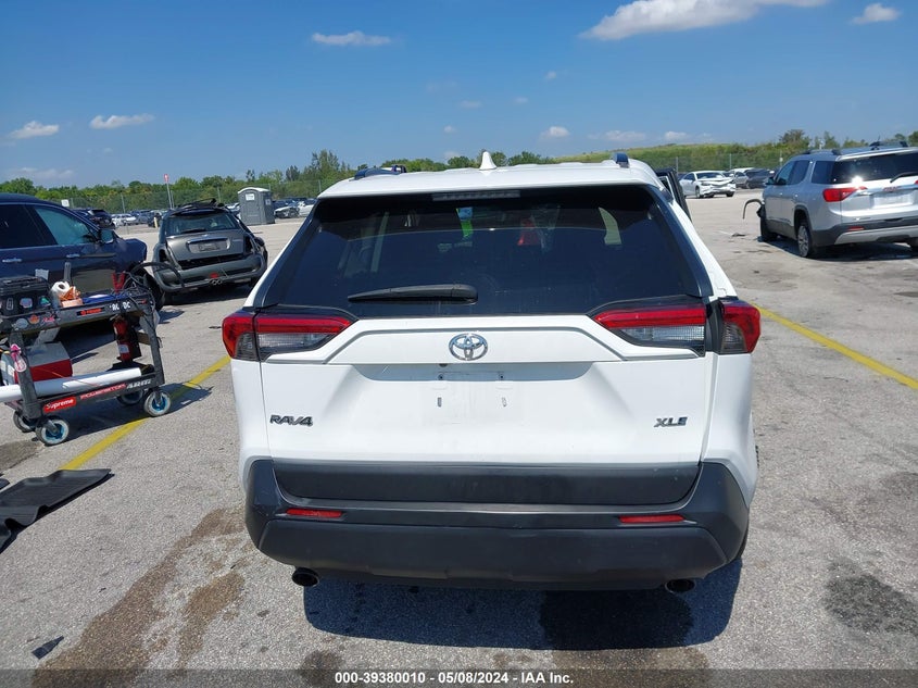 VIN 2T3W1RFV9KW032832 2019 TOYOTA RAV4 XLE