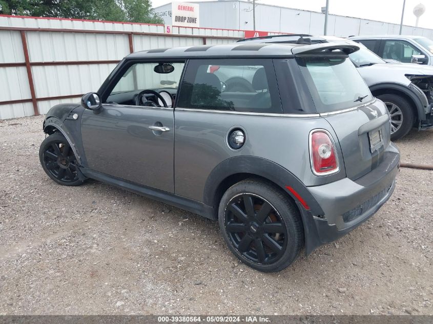 2010 Mini Cooper S VIN: WMWMF7C56ATX45381 Lot: 39380564