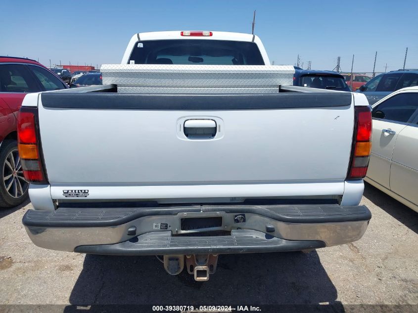 2005 GMC Sierra 2500Hd Sle VIN: 1GTHC23255F878451 Lot: 39380719