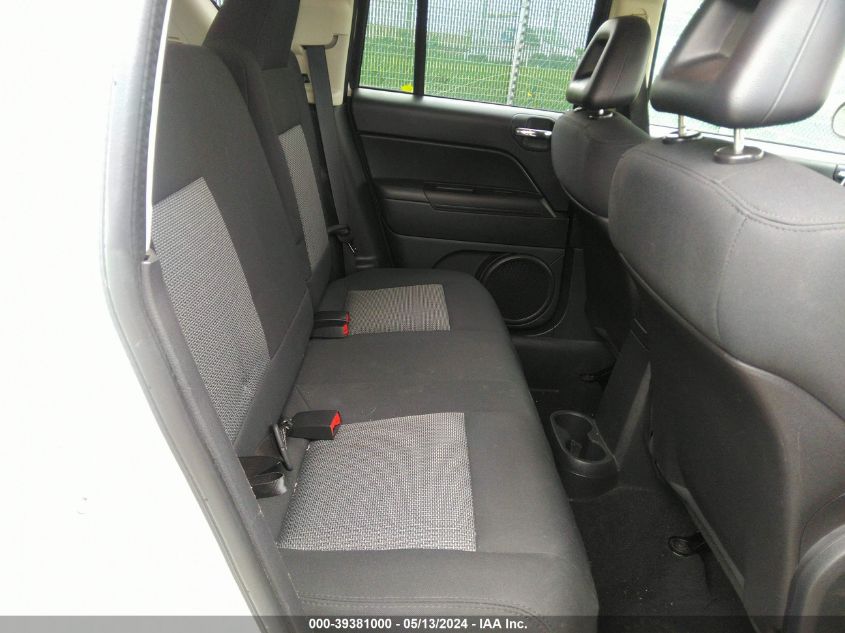 2009 Jeep Compass Sport VIN: 1J4FF47B39D177424 Lot: 39381000