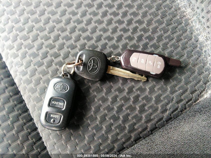 2005 Toyota Corolla S VIN: 2T1BR32E55C502489 Lot: 39381585