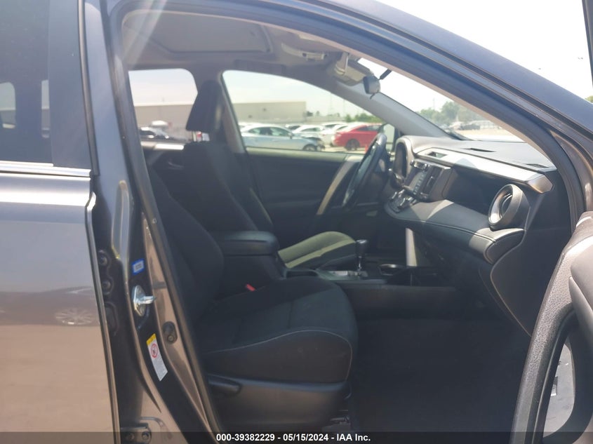 2016 TOYOTA RAV4 XLE - JTMWFREV7GJ089524