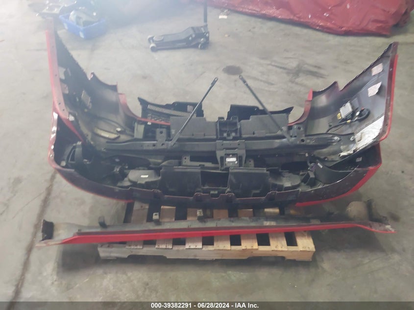 2019 Jeep Grand Cherokee Trackhawk 4X4 VIN: 1C4RJFN90KC768271 Lot: 39382291